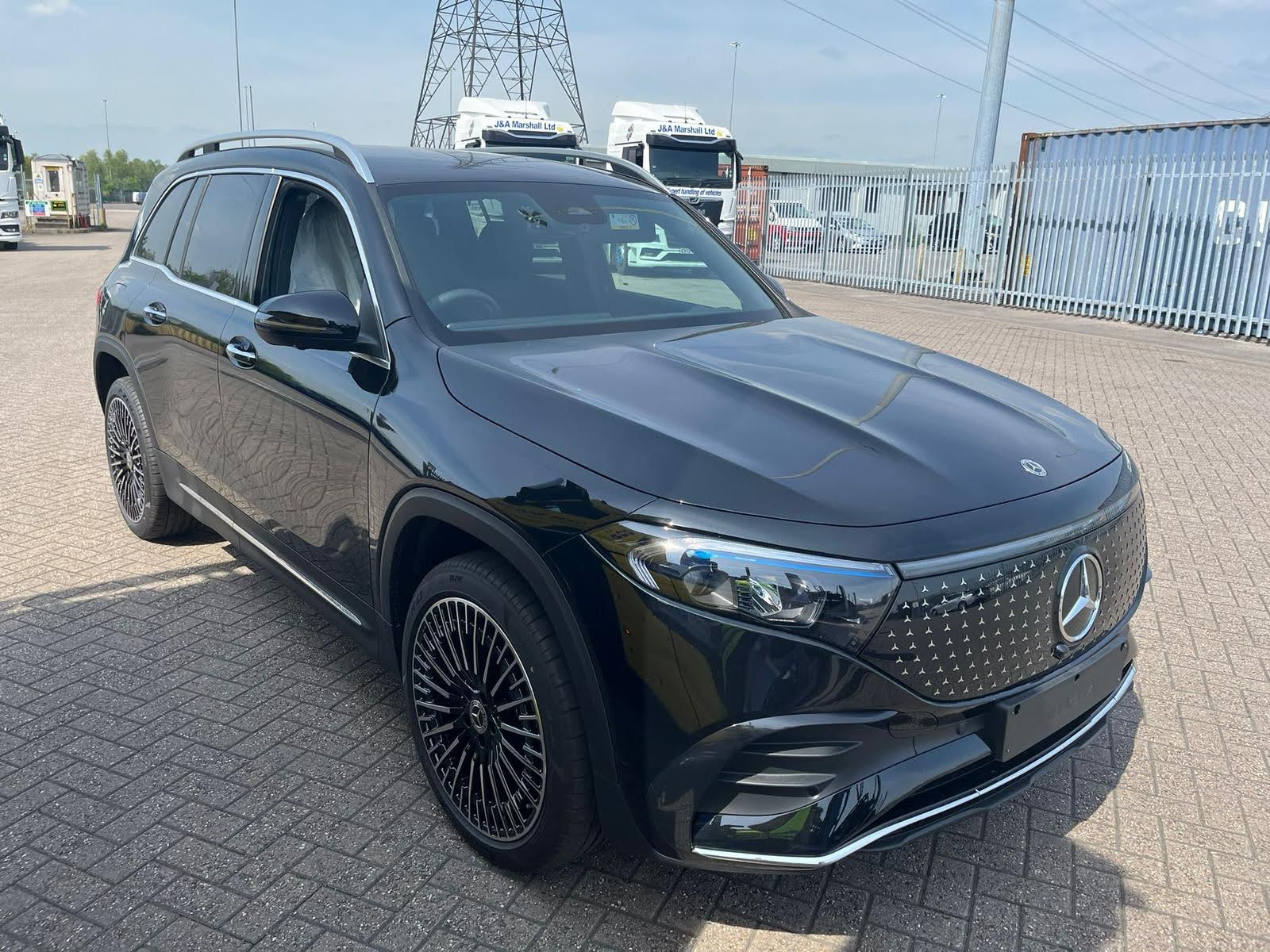 Mercedes EQB250+ AMG